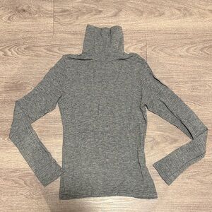 SusyMix Elegant Gray Turtleneck Top
